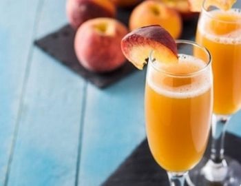 tres c�cteles con champagne